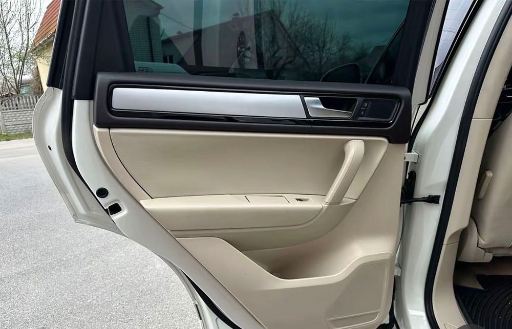 Volkswagen Touareg 2011 VIN WVGFK9BP3BD004425 фото оголошення 14 з 23