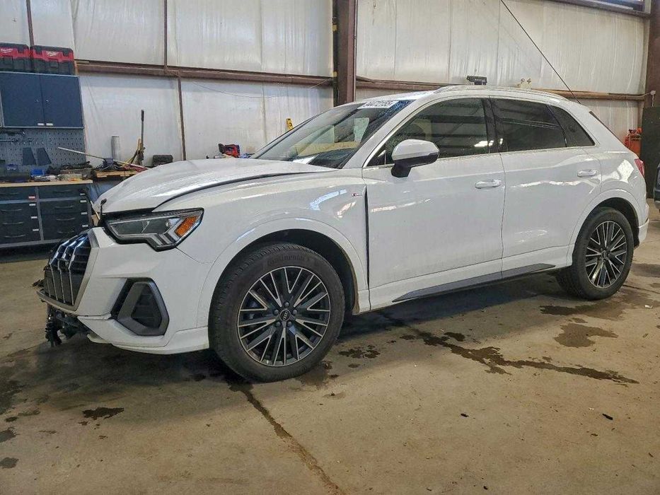 Бампер AUDI Q3 F3 Розборка