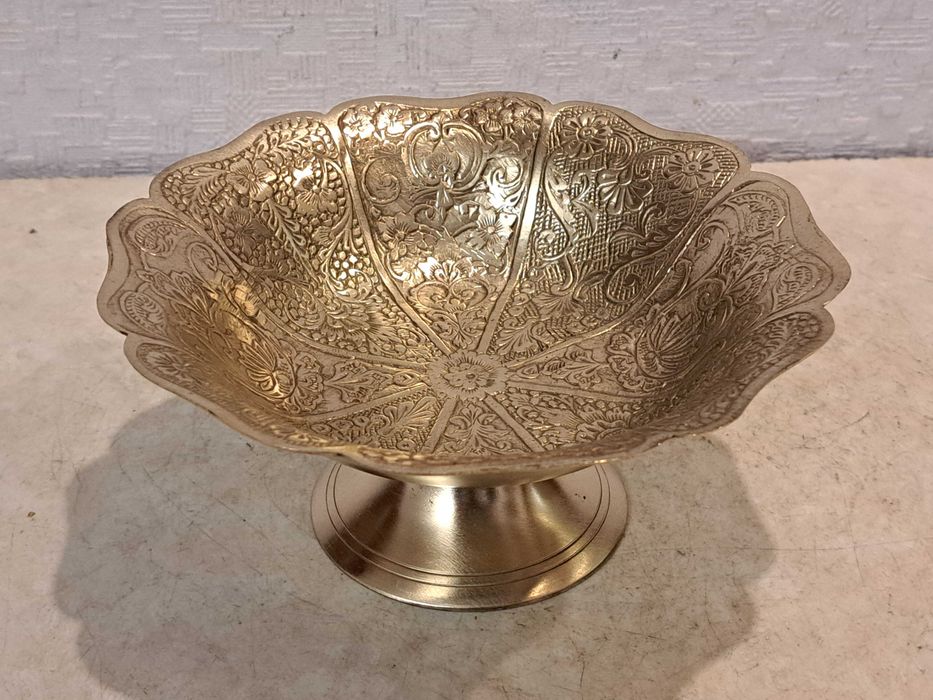 На подарок - бронзовая кофетница - латунь, бронза.