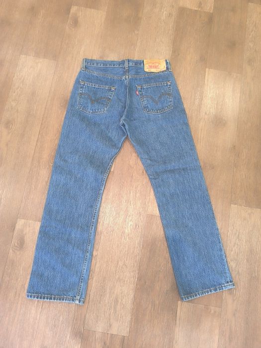 Продам джинсы levis.