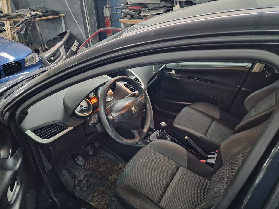 Peugeot 207 motor 1400 HDi muito económico selo barato nada a fazer