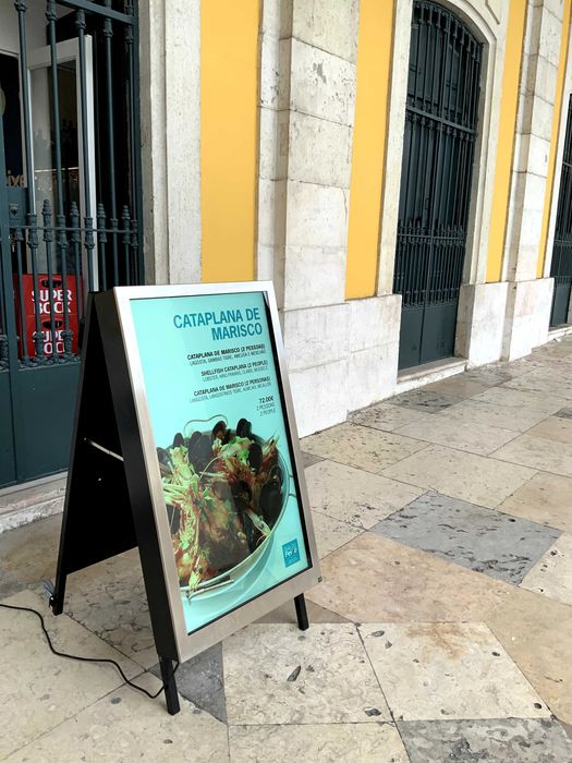 Cavalete Digital de Exterior