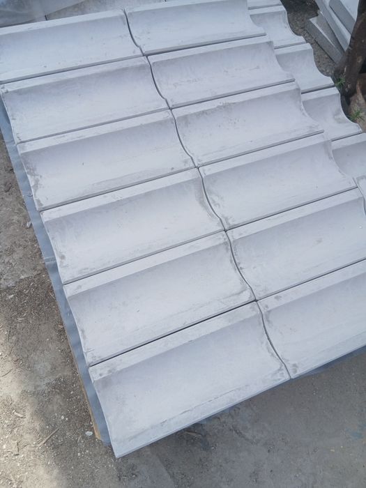 Бетонный отлив / водосток 35×16×6 см. Днепр, левый берег. Песок. Отсев