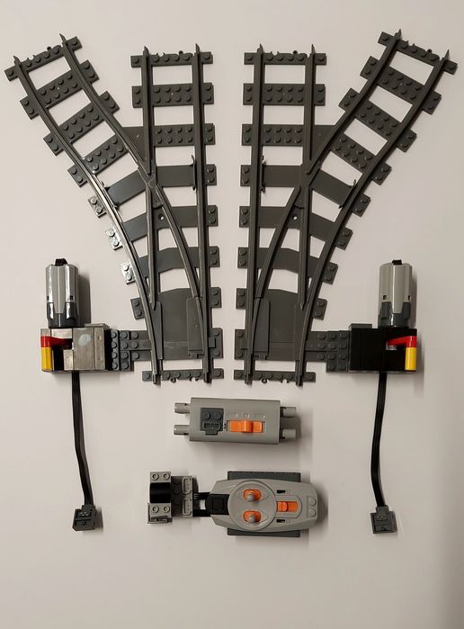 Zestaw 2 zdalnie sterowanych zwrotnic do kolejek LEGO