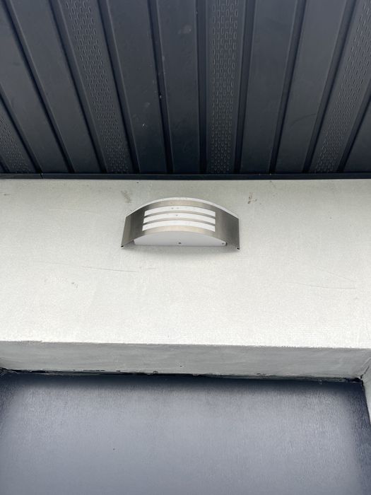 Lampa zewnetrzna elewacyjna srebrna