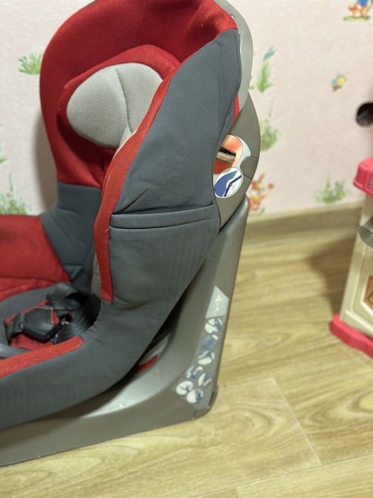 Детское автокресло  Chicco