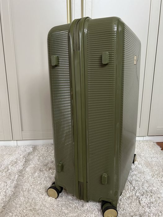 Duża walizka torba podróżna glossy z rączką na kółkach