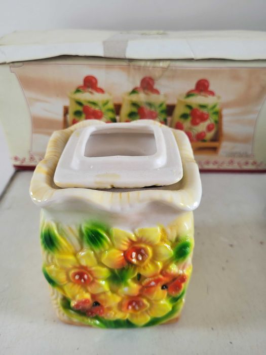 Набір керамічних ємностей для зберігання