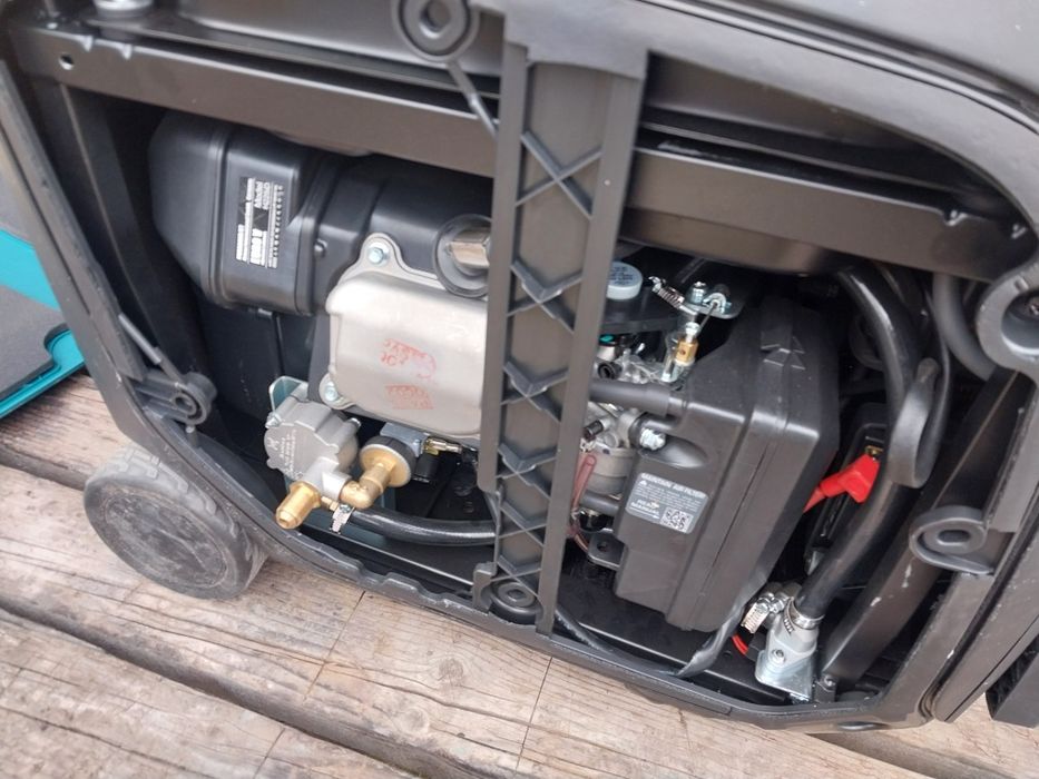 Продам генератор 3.5Кв