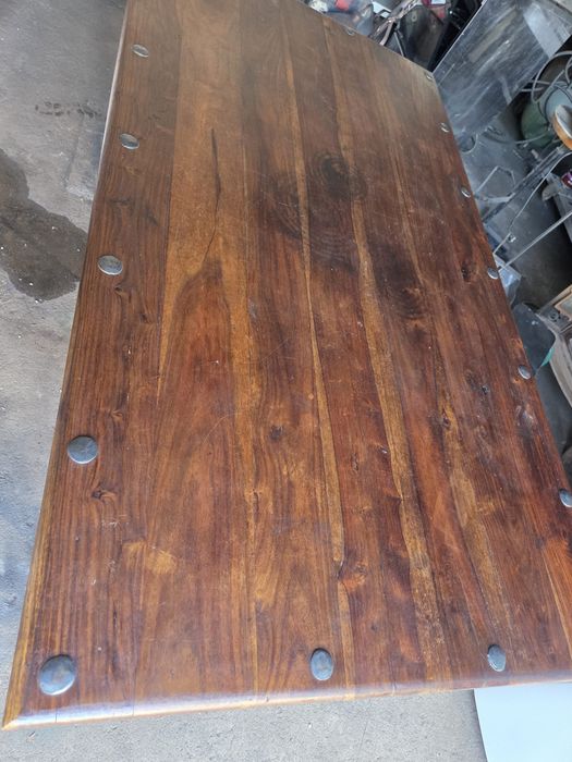 Mesa de jantar  em madeira exótica