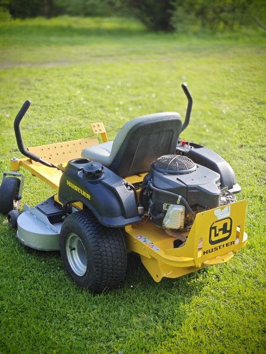 Садовий трактор газонокосарка Rider Zero Turn Hustler Sport