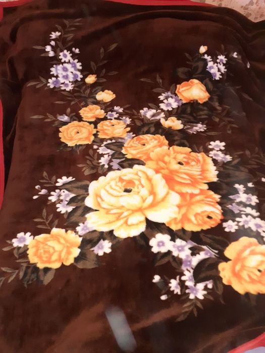 Плед, одіяло, покривало на ліжко