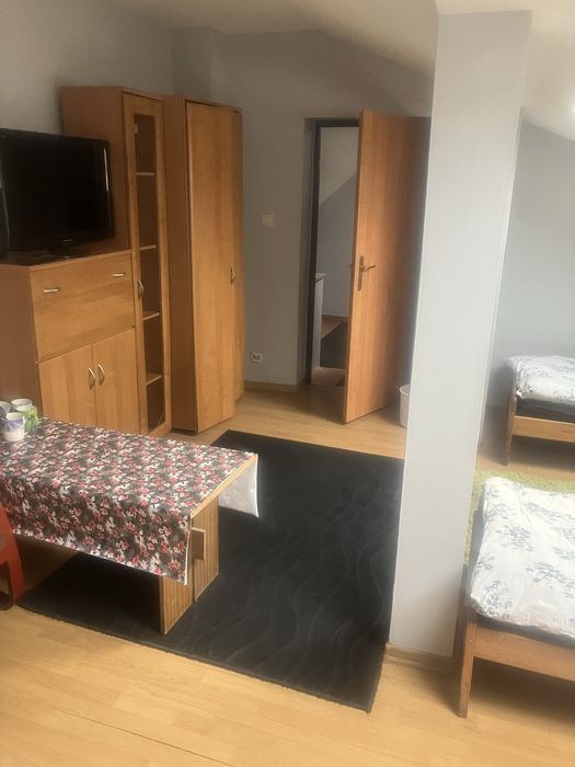 Tanie noclegi dla  firm ,pokoje ,mieszkania Ściegiennego 12