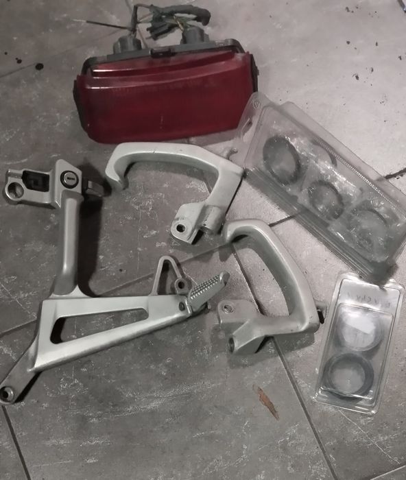 Vendo material da Honda VFR 750cc
