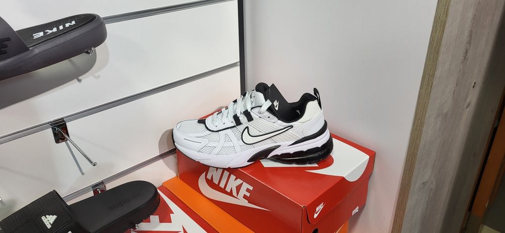 Кросівки чоловічі Nike