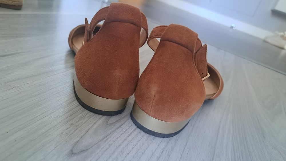 Buty z paskiem wokół kostki Geox