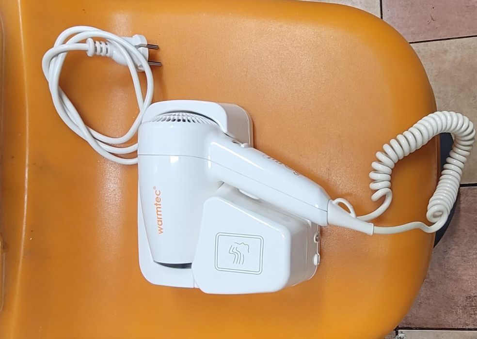 Elektryczna suszarka do włosów warmtec M737