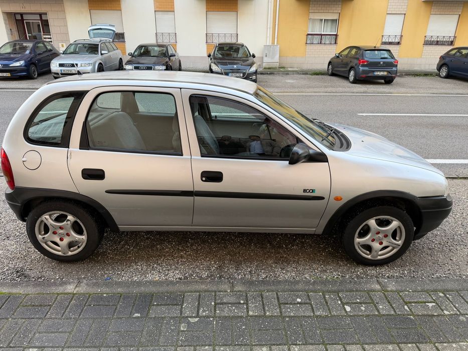 Tenho para venda Opel corsa  1.0