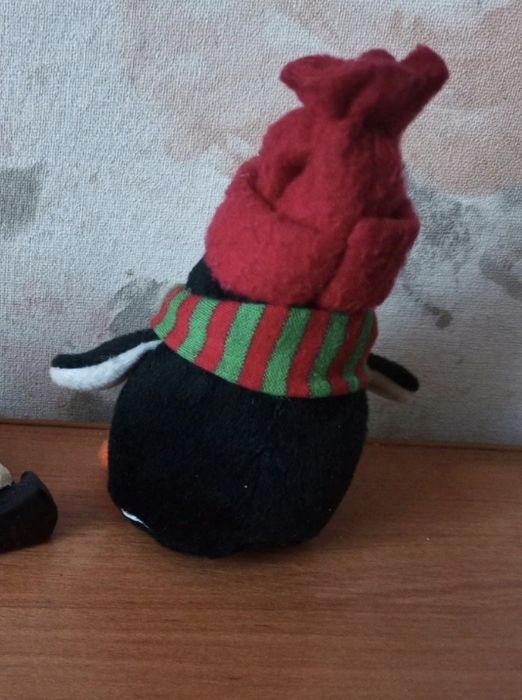 Pluszowy mały pingwin