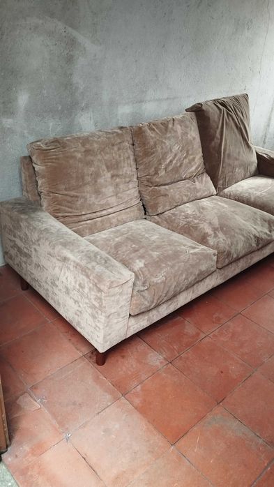 Conjunto Sofá [3 lugares] + 2 Poltronas + Repousa-pés