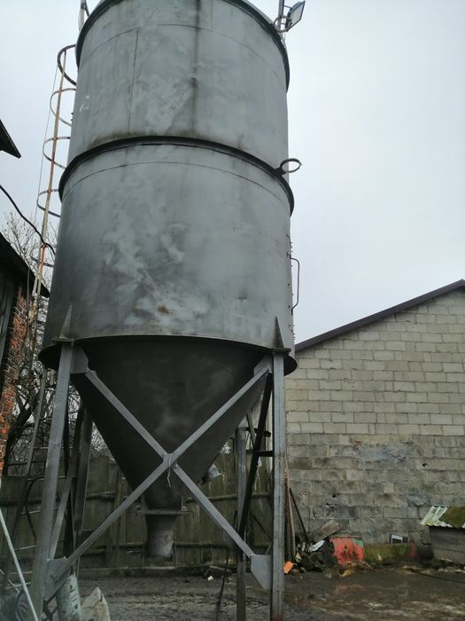 Silos na zboże lejowy