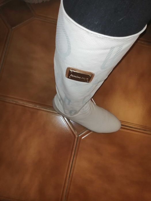 Сапоги кожа. Цвет пудра. Очень красивые. Удобные.