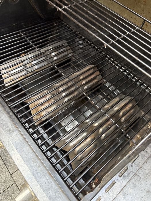 Grill gazowy, gotowy do sezonu