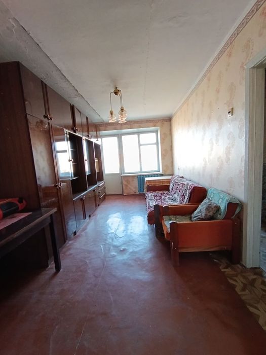 Продаж 2-х кімнатна на Амосова район міської лікарні