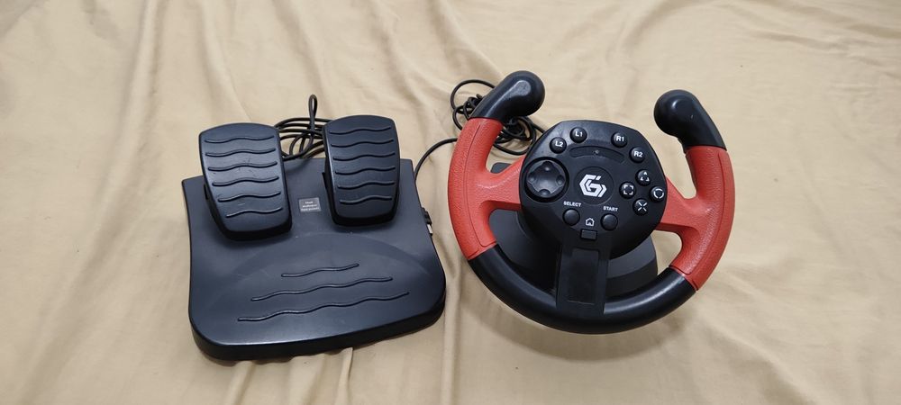 Игровой руль не знаю или рабочий или нет