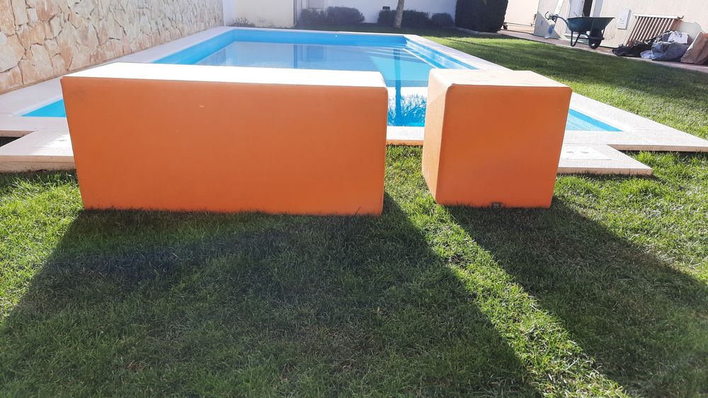 Puff conjunto de dois,  em pele sintética