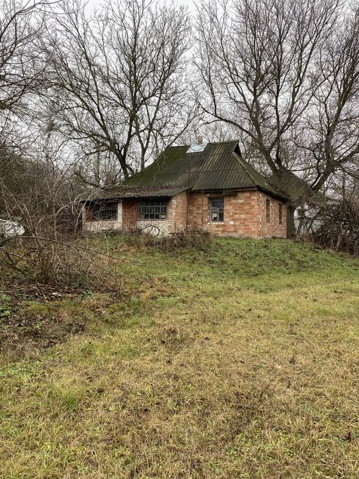 Лубны(Мгарь) дом+24+12 соток, возле речки.