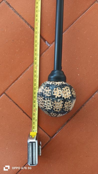 Varão em ferro c/bolas esculpidas