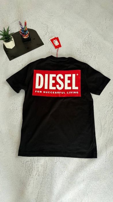 Чоловіча мужская Футболка Diesel  чорний та білий
