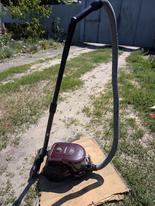 Пилосос б/у  робочий