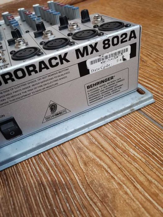 Микшер микшерный пульт Behringer MX802A