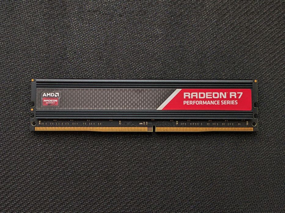 AMD RADEON DDR4 16GB  2400 Mhz Оперативна пам'ять