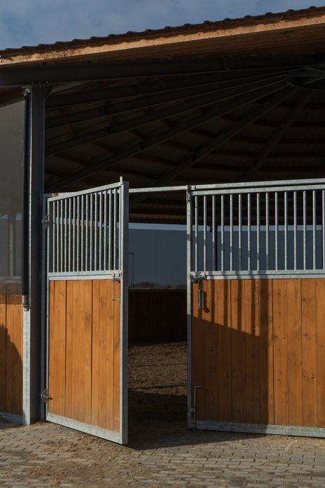 Sportowy ośrodek jeździecki w prestiżowej okolicy