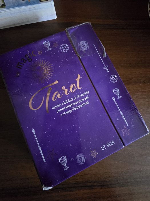 Liz Dean THE MAGIC OF TAROT Таро карти