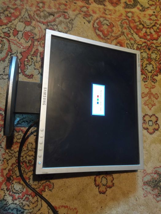 Монітор 17-19 Philips