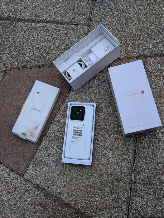 Xiaomi 14 (12/512 как новый глобал камерафон поддержка есим компактный