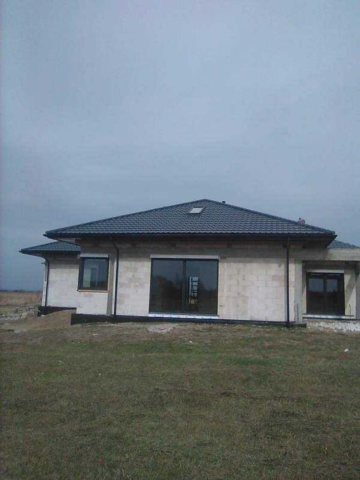 DACHY. Usługi dekarsko-ciesielskie