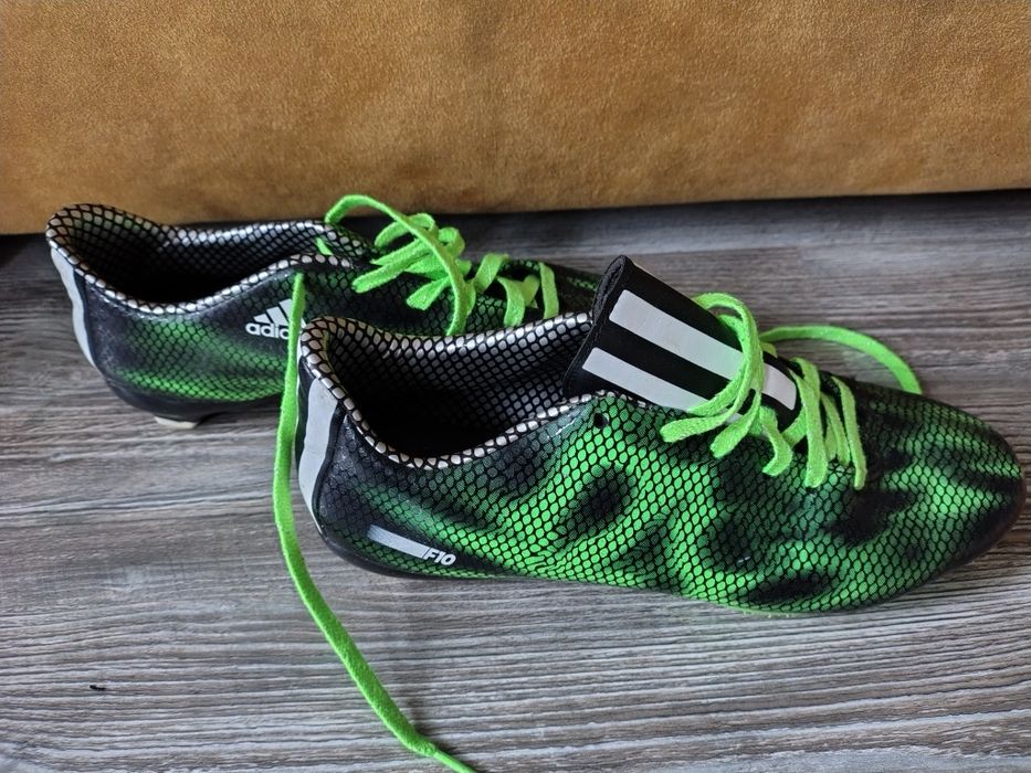 Buty piłkarskie Adidas F10 Fg B35993 korki rozmiar 40