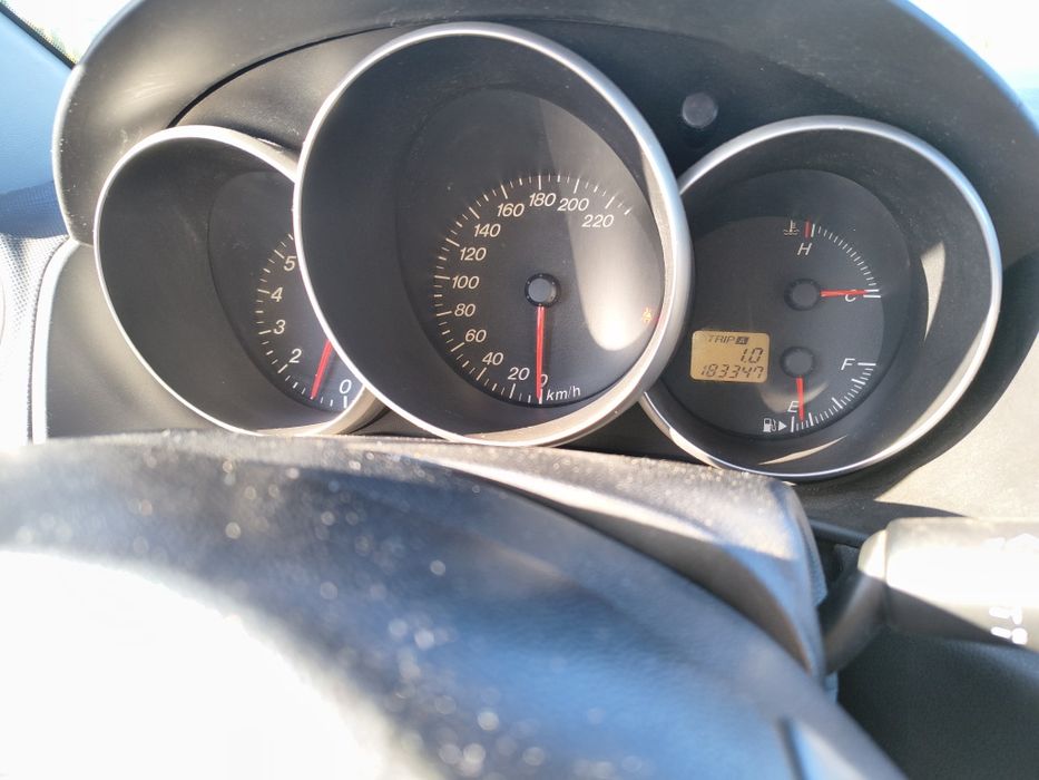 Ładną Mazda 3 1,6 B 2004r.
