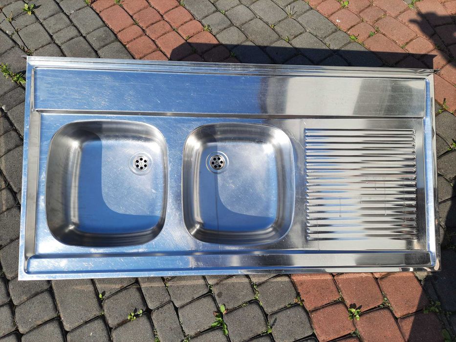 zlewozmywak dwukomorowy z stali nierdzewnej  120 x 60 cm.