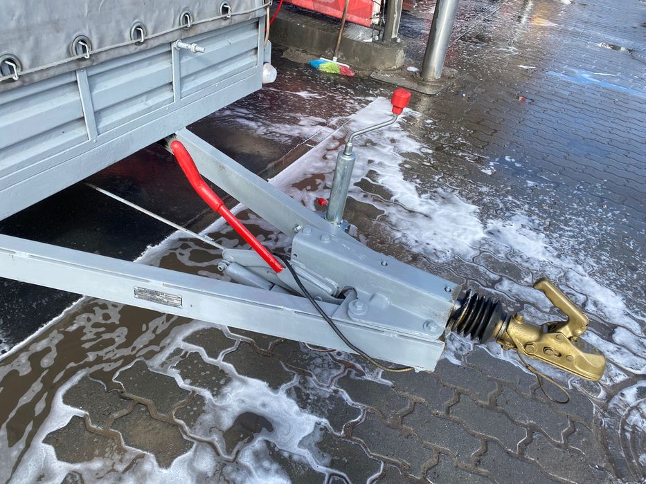 Легковий вантажний причіп