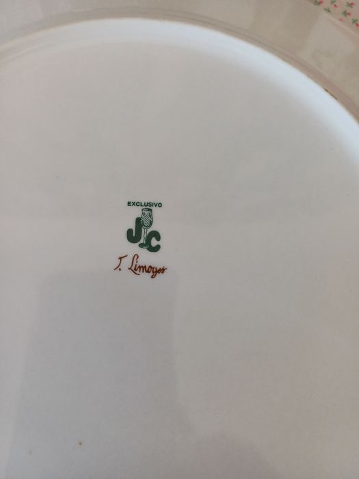 Limoges decorative plate.478672100263219201