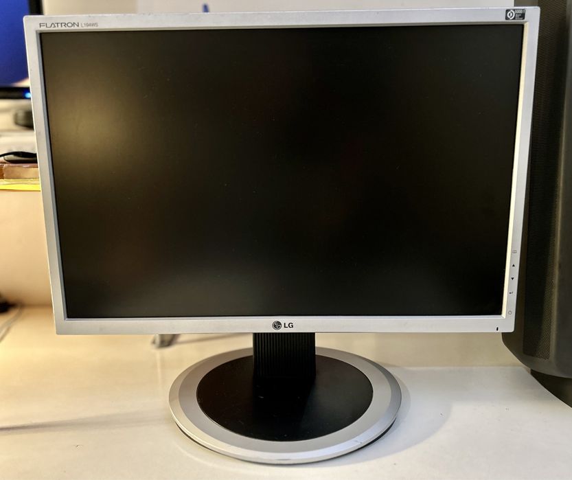 Monitor LG FLATRON l194WS