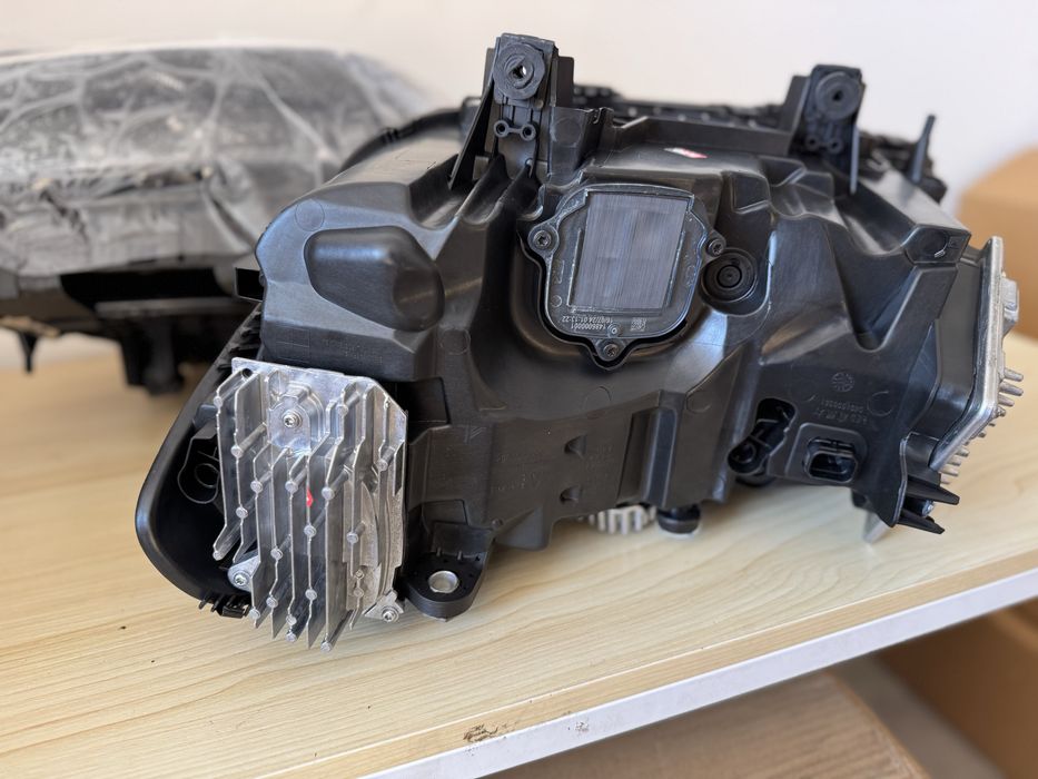 BMW G01, G02 X3 2021-2025 р передні фари Європа