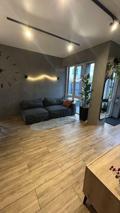 Дуплекс з авторським ремонтом! Вулиця Озерна!