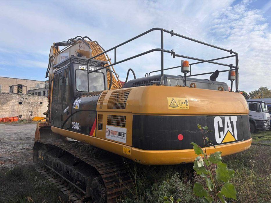 Продам екскаватор гусеничний  CATERPILLAR 330D2L
